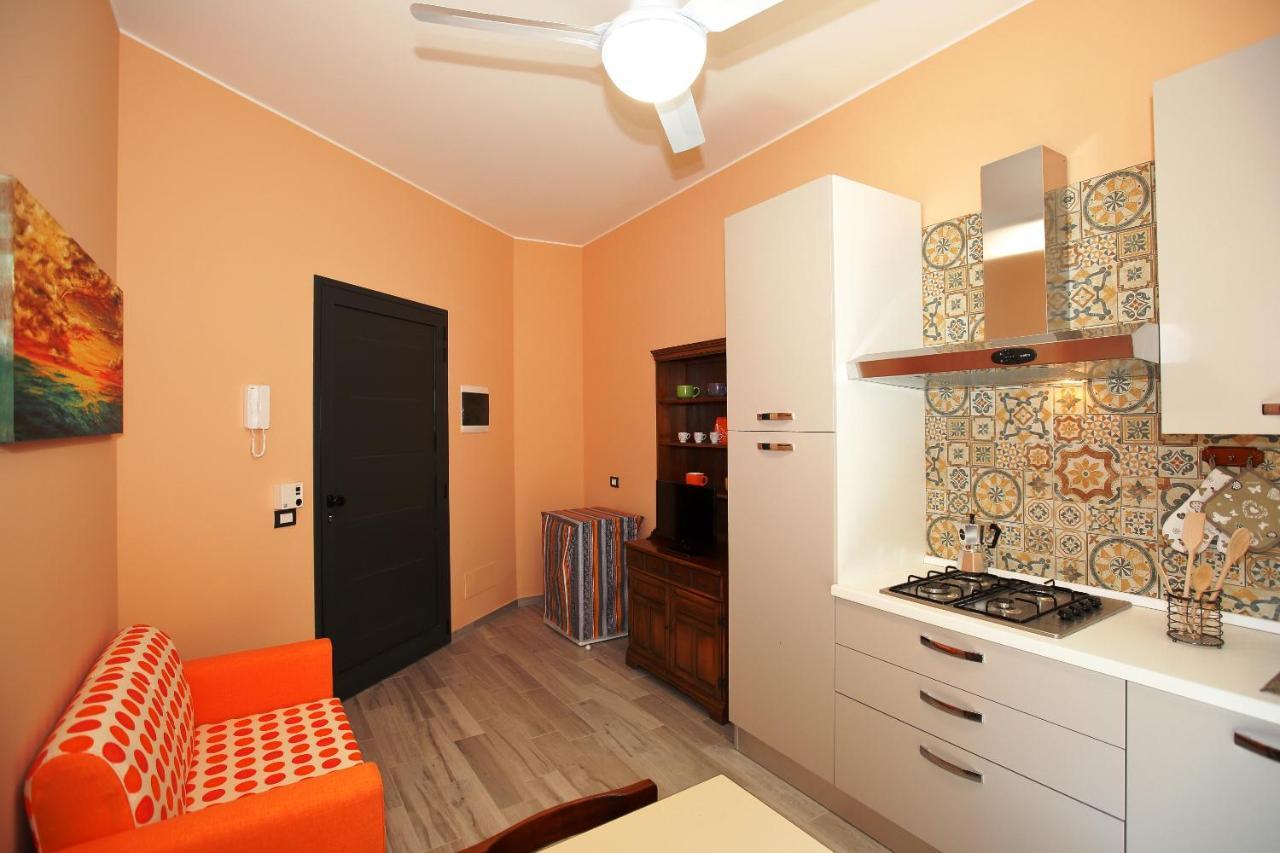 Re Sole La Dependance - Casa Vacanza V E N E R E อาโวลา ภายนอก รูปภาพ