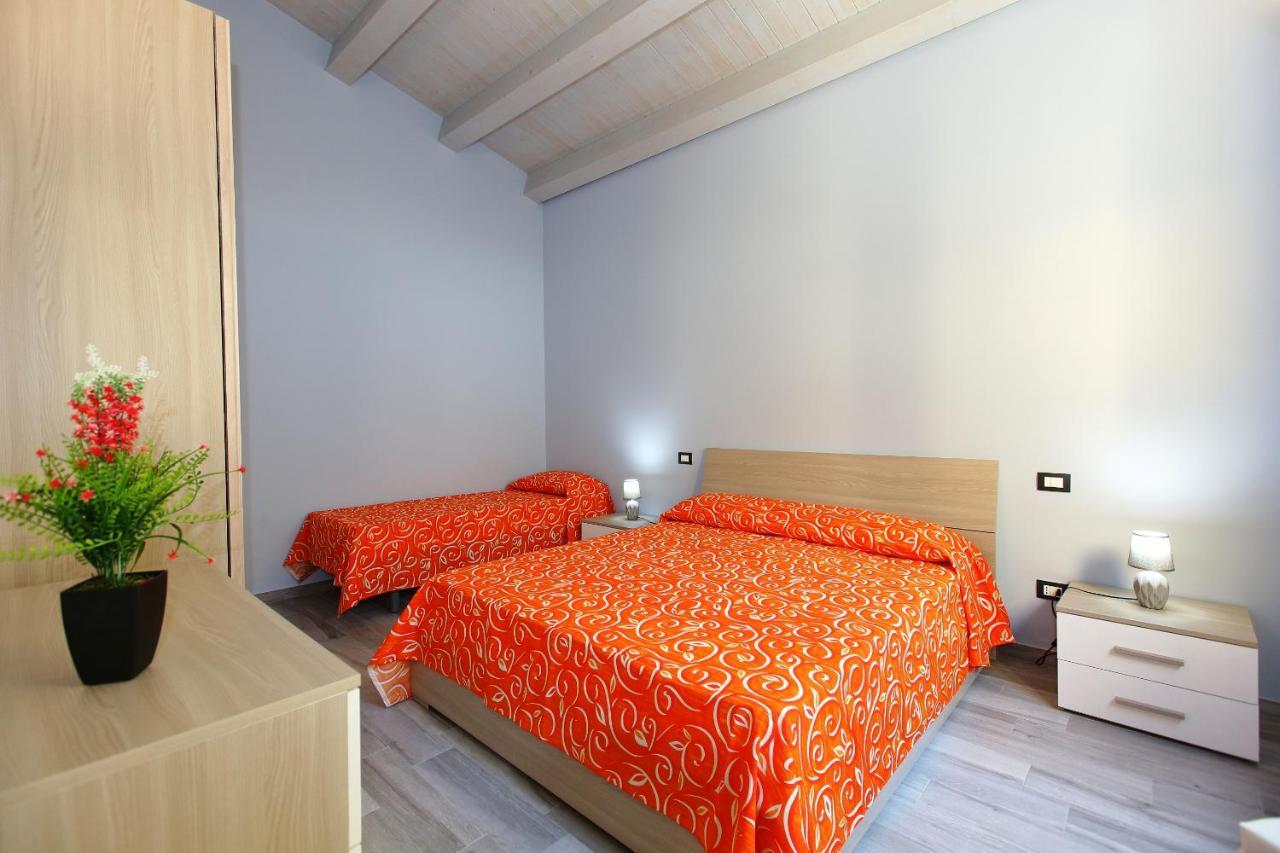 Re Sole La Dependance - Casa Vacanza V E N E R E อาโวลา ภายนอก รูปภาพ