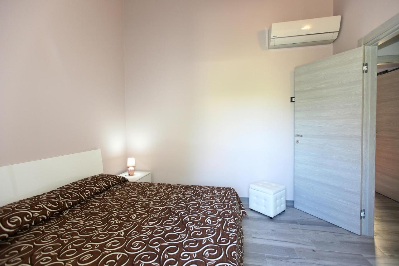 Re Sole La Dependance - Casa Vacanza V E N E R E อาโวลา ภายนอก รูปภาพ